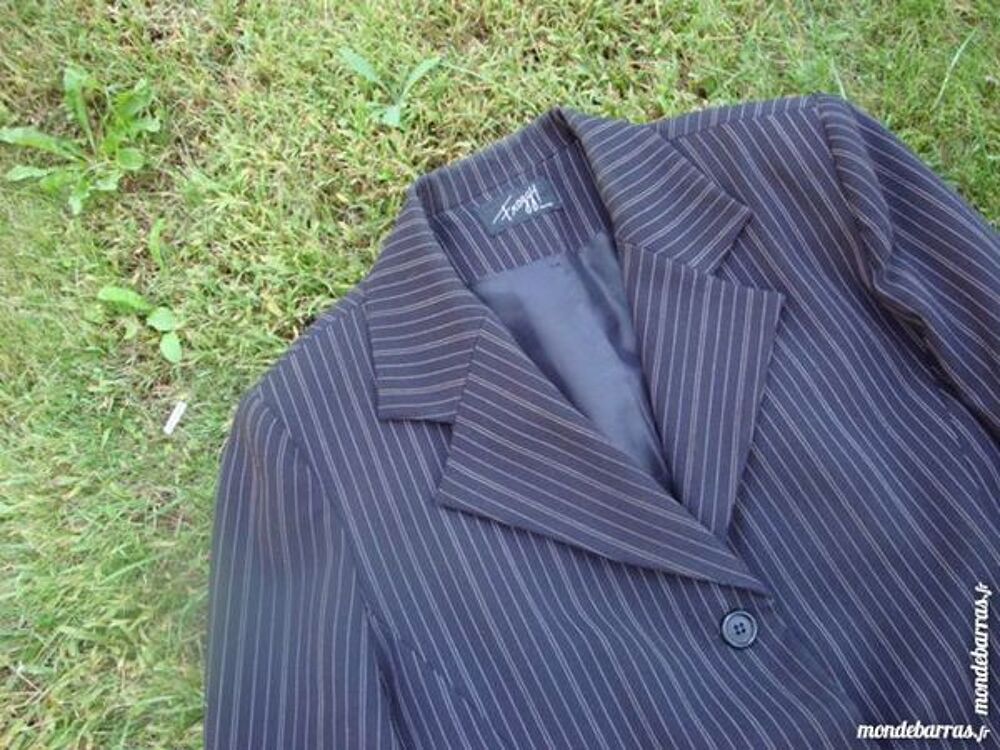 Tailleur ray&eacute;,veste et jupe crayon Vêtements