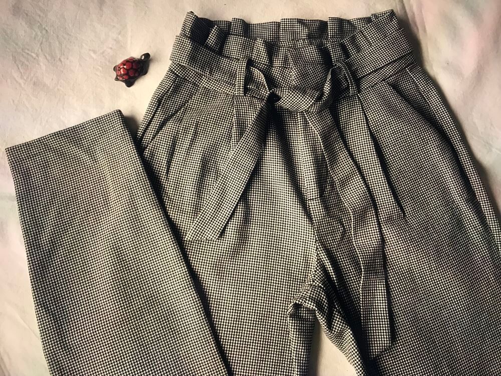 A SAISIR pantalon quasi neuf Vtements