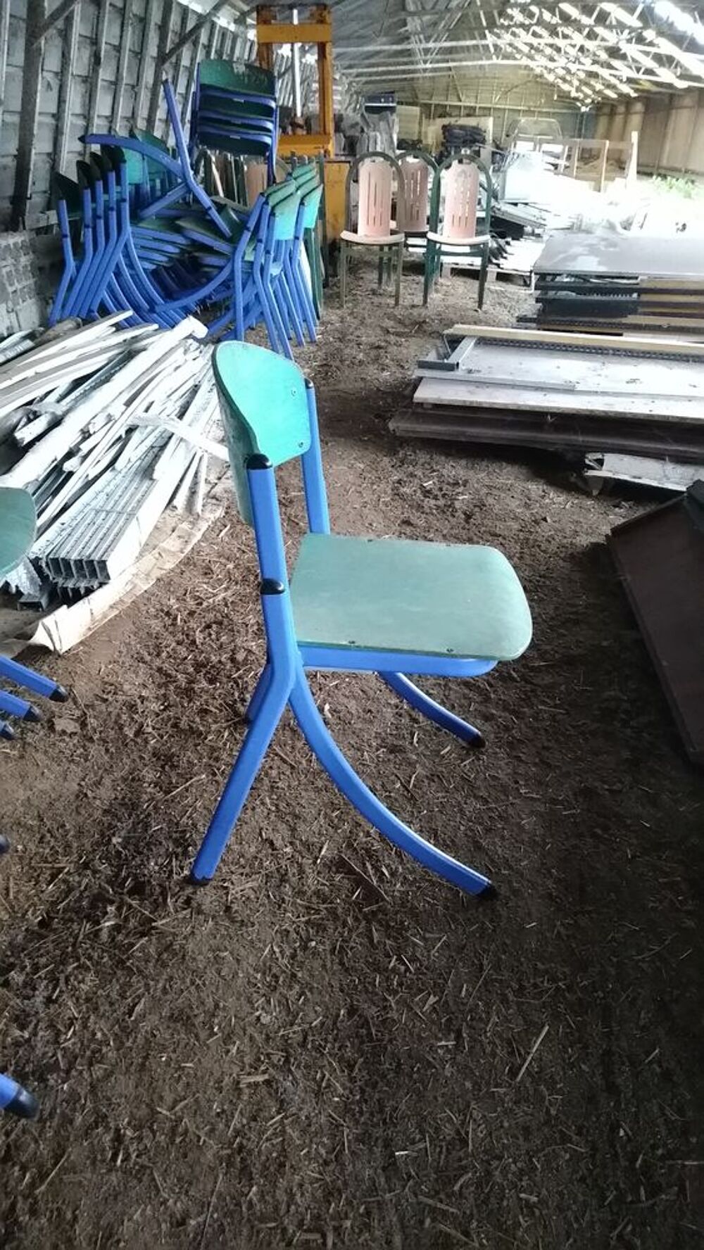 Chaises et tables de collectivit&eacute;s Meubles