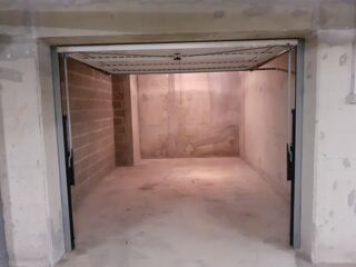  Parking / Garage  louer 18 m
