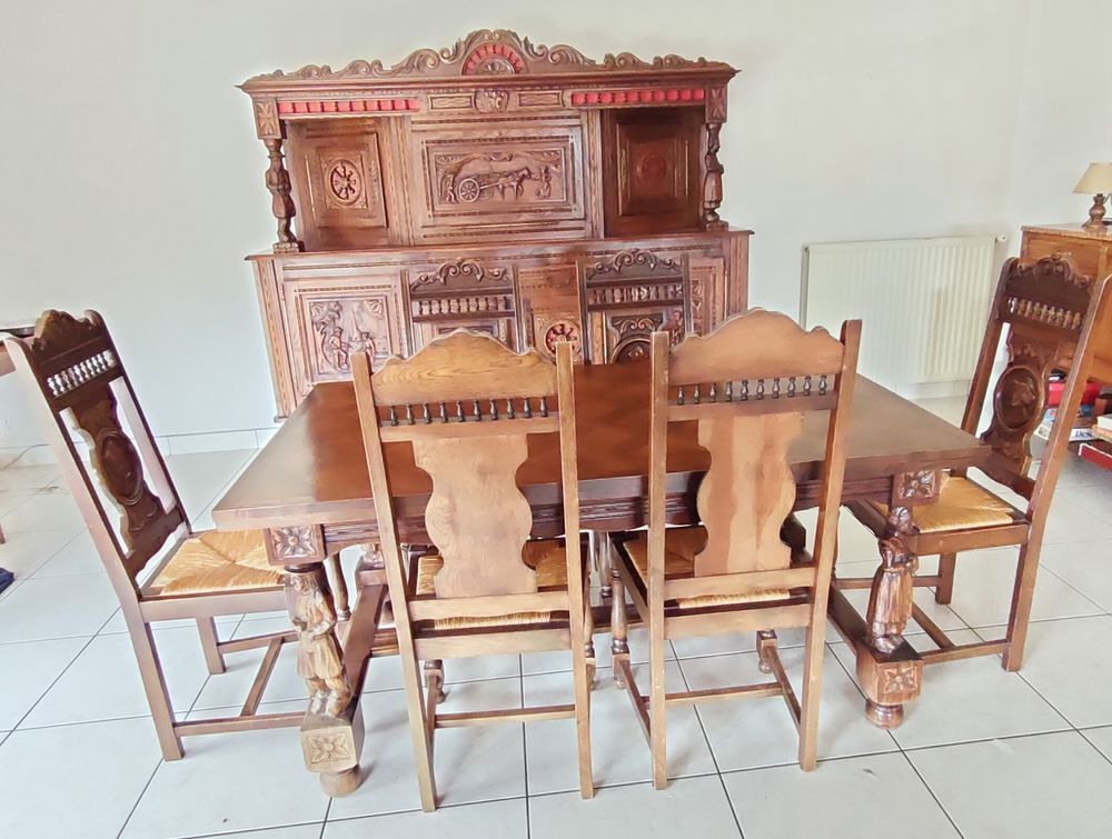 Buffet bois avec table et chaises Meubles