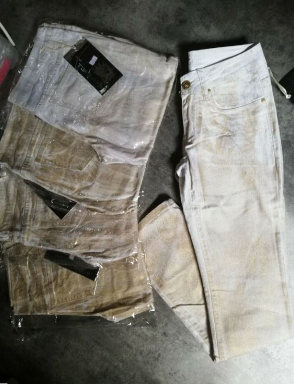 lot de jeans, revendeur magasin foire et march&eacute; 36-44 Vêtements