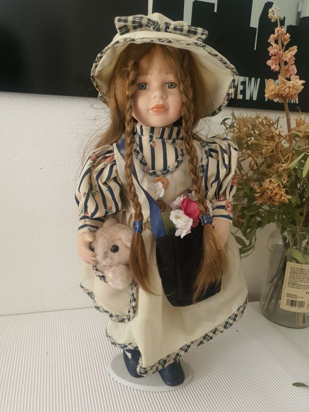 POUPEE COLLECTION DECOUVERTE en Porcelaine 