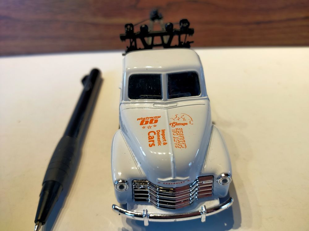 Miniature d&eacute;panneuse Chevrolet Tow Truck 1953
Jeux / jouets