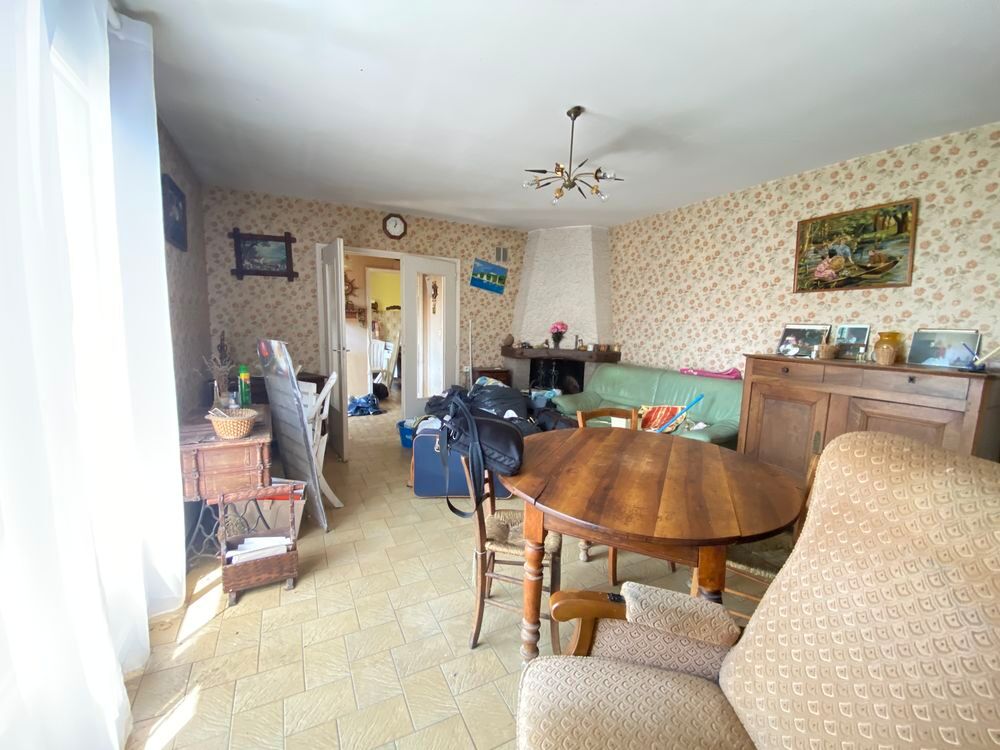 Vente Villa Maison avec sous-sol complet et terrain à rénover Velanne