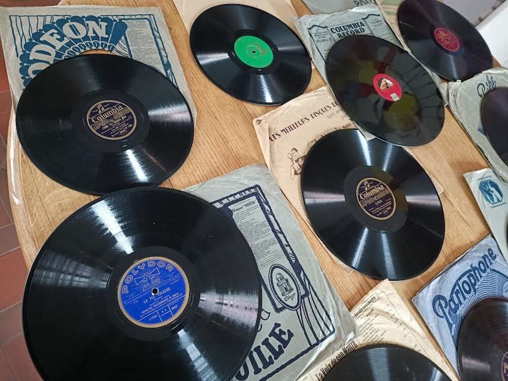 LOT DE DISQUES VINYLS ANNEE 50 CD et vinyles
