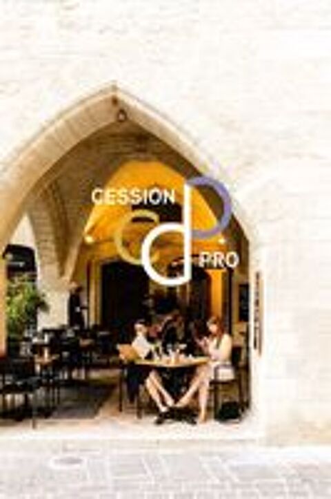   LOCAL COMMERCIAL HAUT DE GAMME, PLACE AUX HERBES A UZES ! EXCEPTIONNEL ! 