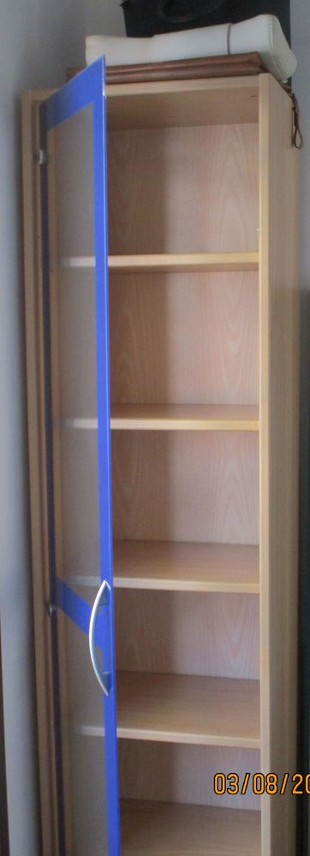 Colonne bleue avec 5 &eacute;tag&egrave;res avec porte vitr&eacute;e Meubles