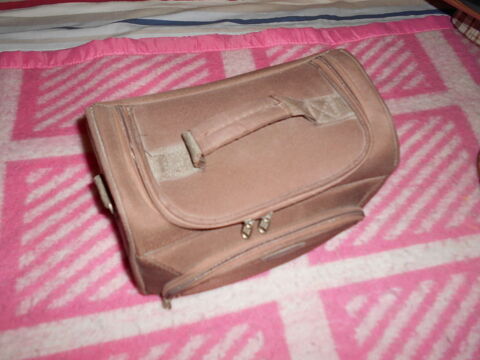 Vanity trousse de voyage 9 �chenoz-la-M�line (70)