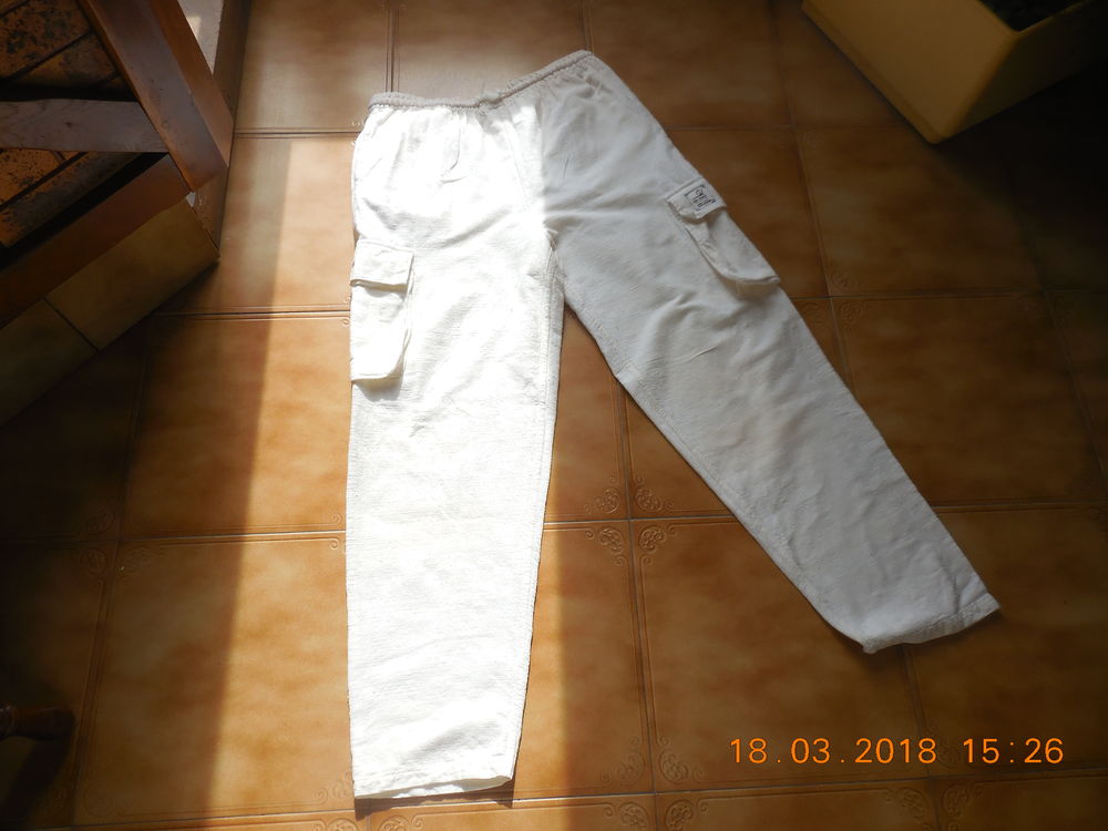 pantalon &eacute;cru taille 42 44 
Vêtements