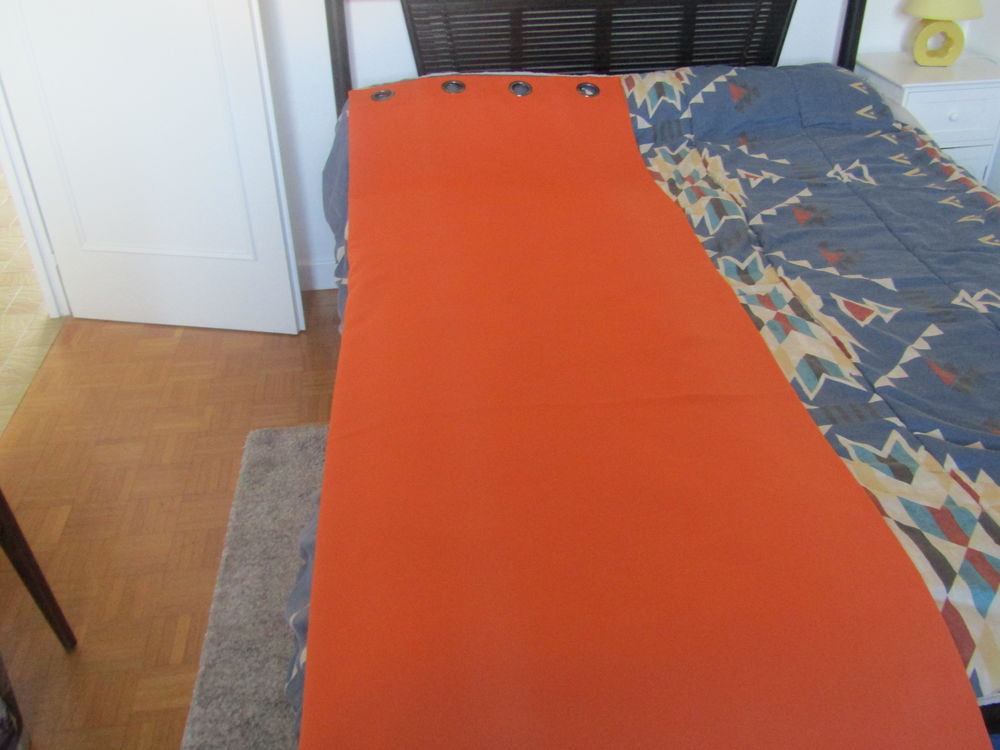 2 rideaux occultant couleur orange; Décoration