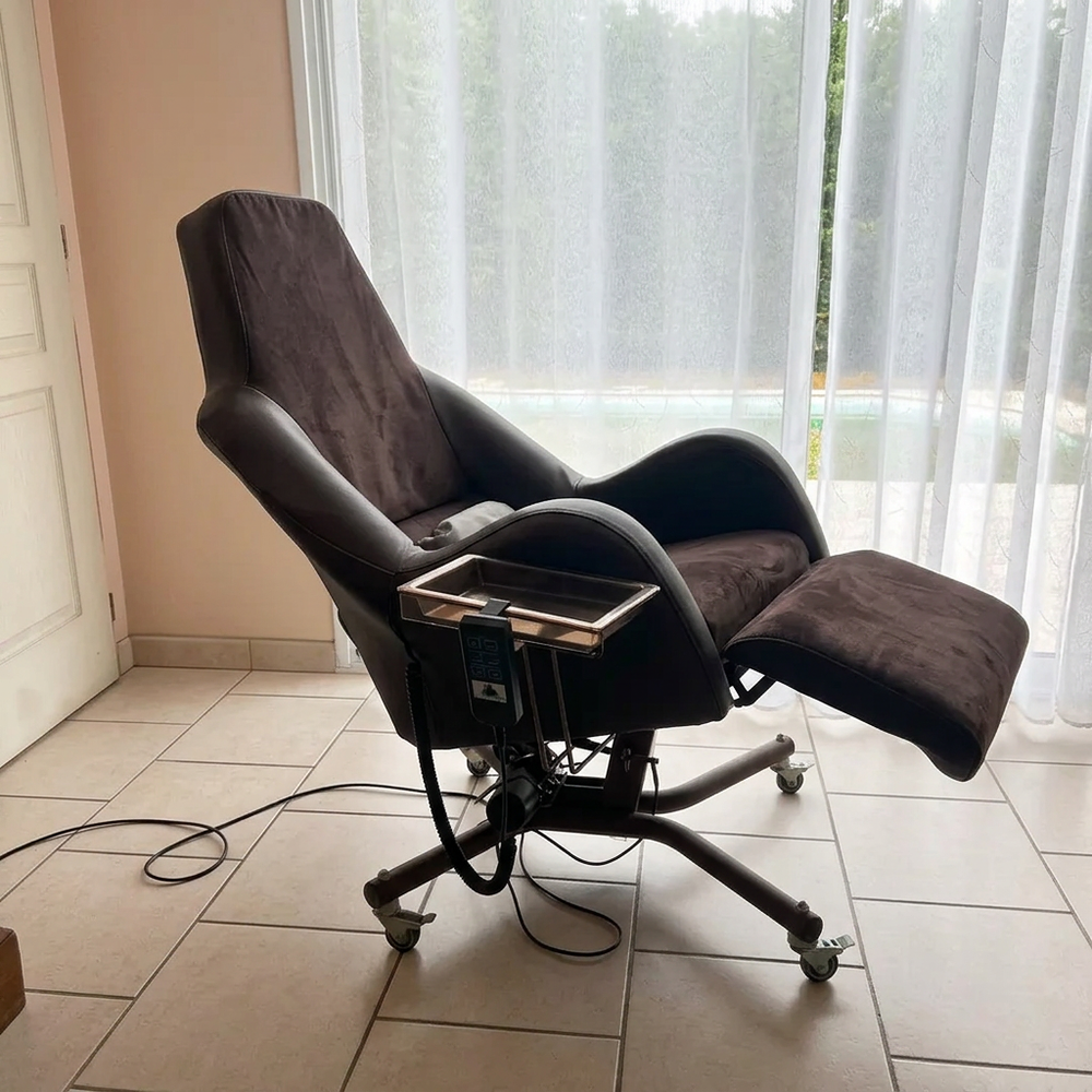 Fauteuil m&eacute;dical &eacute;lectrique INNOV'SA avec tablette ? Excelle Meubles