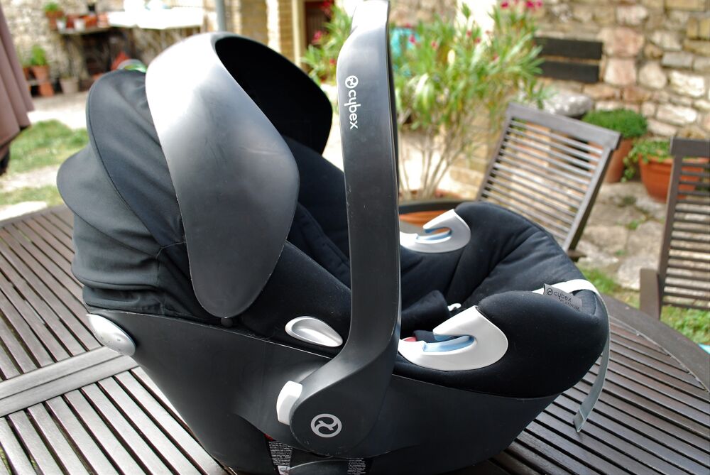 Si&egrave;ge Auto B&eacute;b&eacute; Aton Q Stardust Black en tr&egrave;s bon &eacute;tat Puriculture