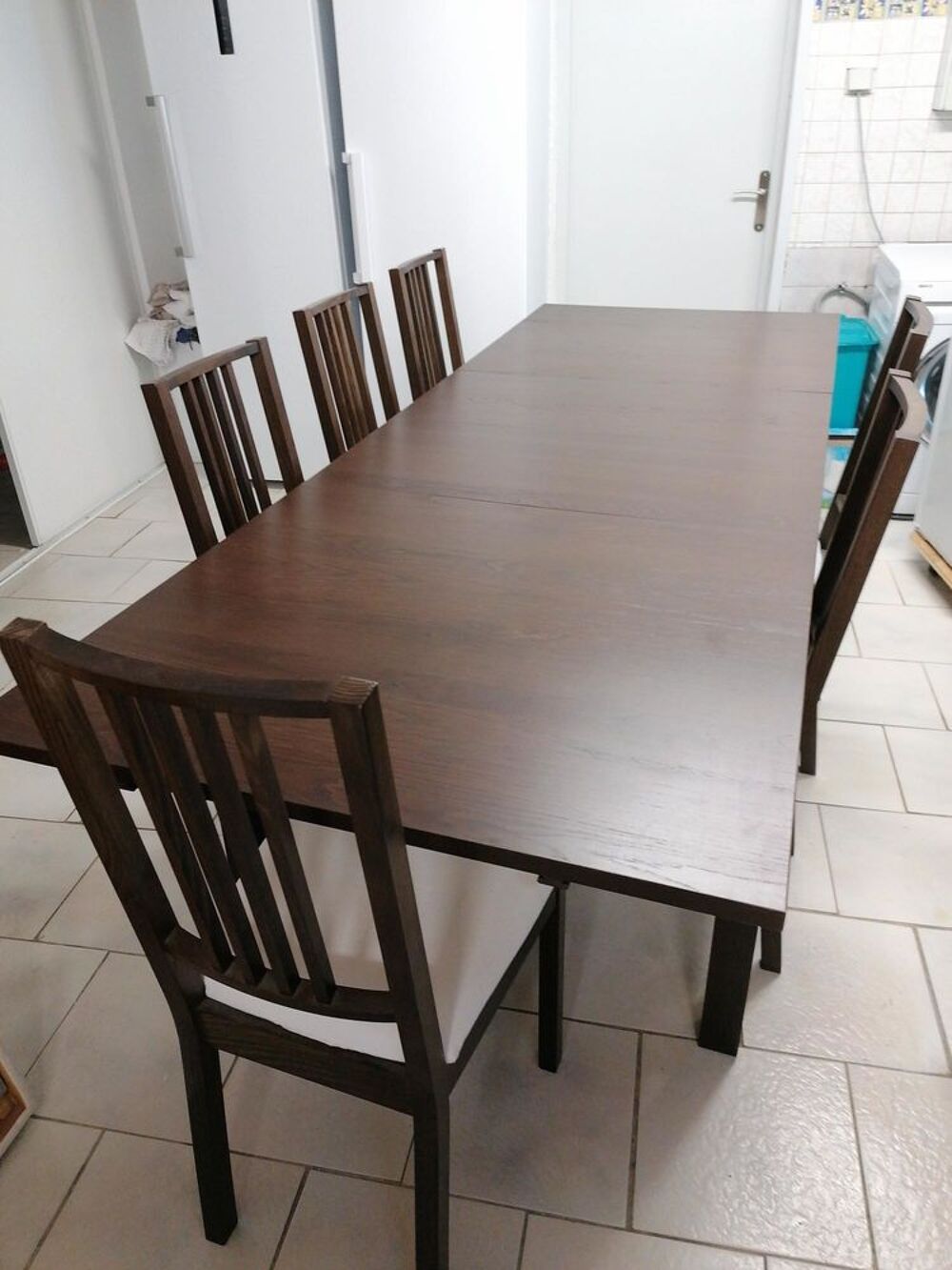 TABLE + 6 CHAISES IKEA A NIMES TBE
Meubles