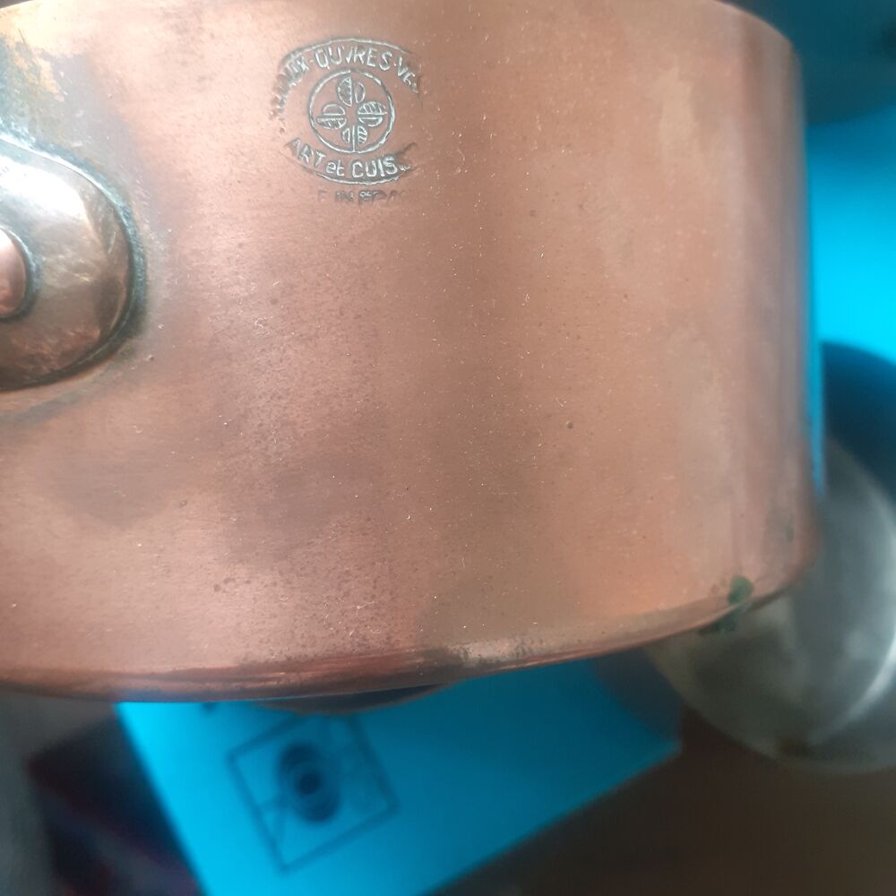 LOT DE 5 CASSEROLES EN CUIVRE ( CUIVRES DE vesoul ) m&eacute;taux o 