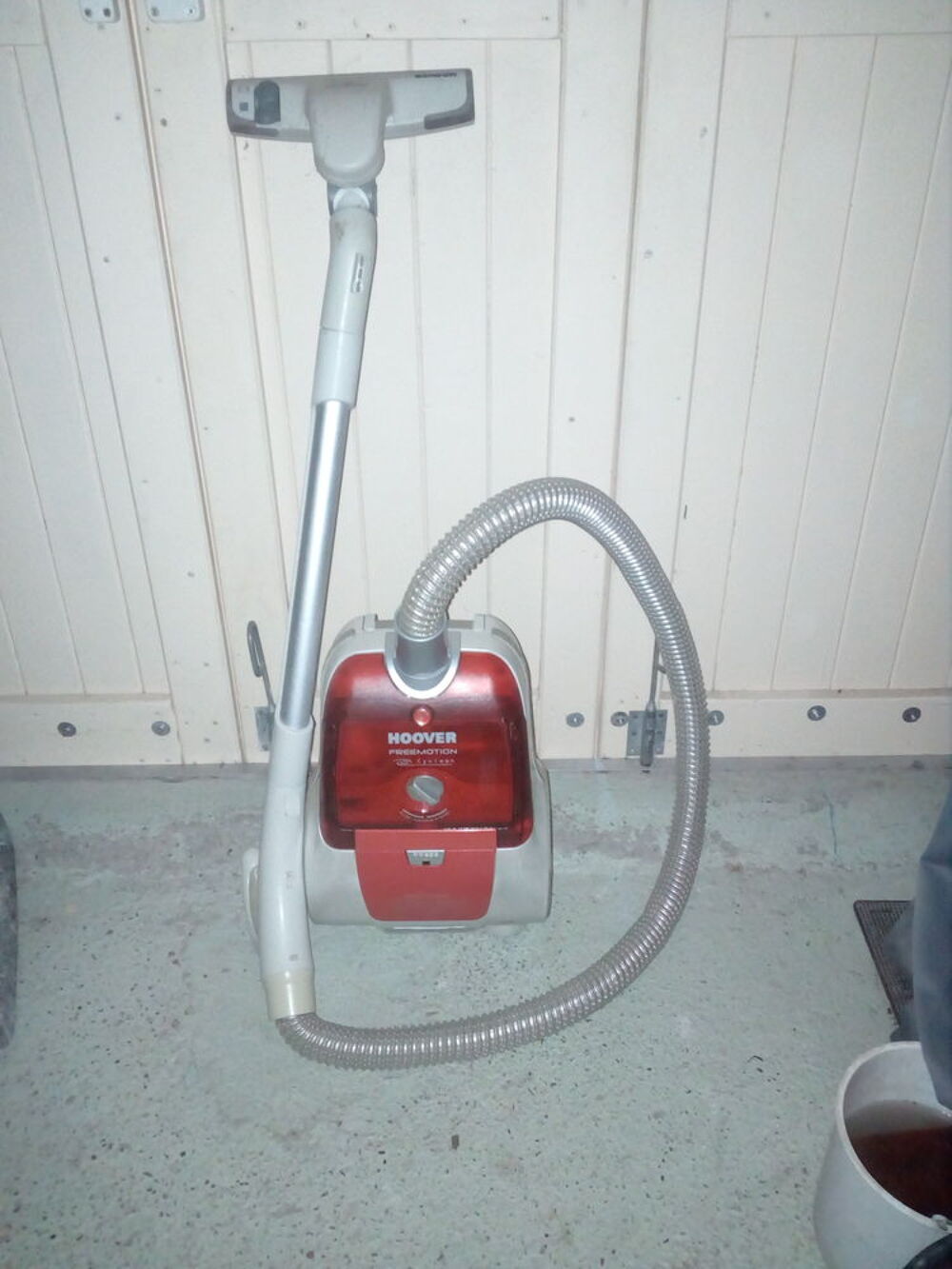 ASPIRATEUR HOOVER SANS SAC Electroménager