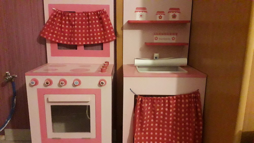 CUISINE - DINETTE EN BOIS Jeux / jouets
