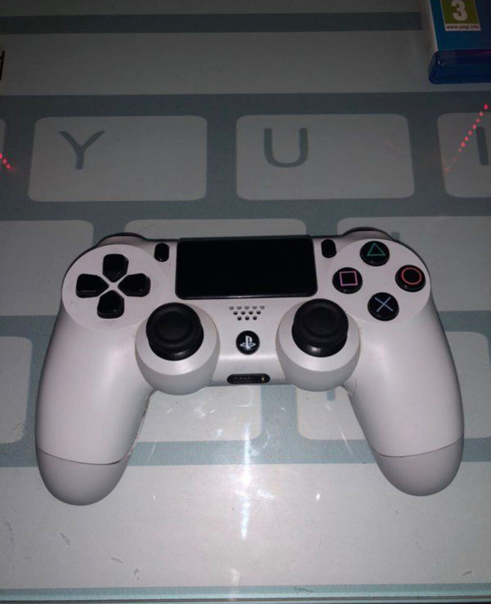 PlayStation 4 + manette Matériel informatique