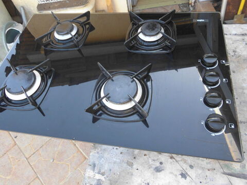 a saisir plaque de cuisson au gaz a feux , Puget-sur-Argens (83)