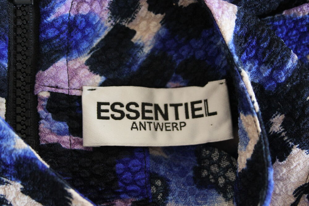 Top print l&eacute;opard ESSENTIEL ANTVERP T.S 
coupe oversize Vêtements