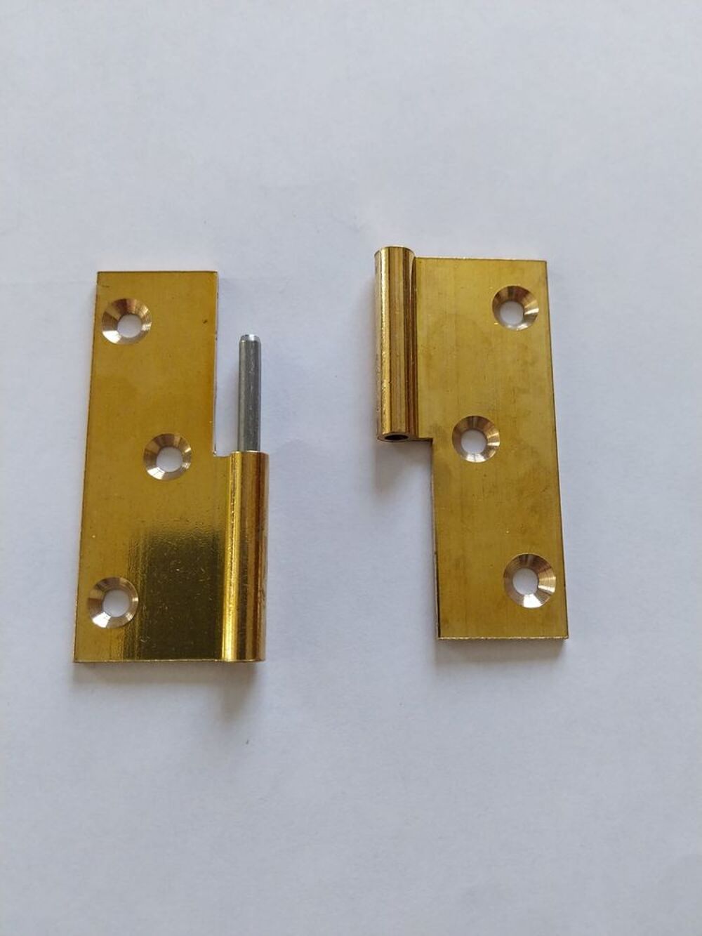 Charni&egrave;res &agrave; visser 5cm X 6cm, neuves12 pi&egrave;ces disponibles. Bricolage