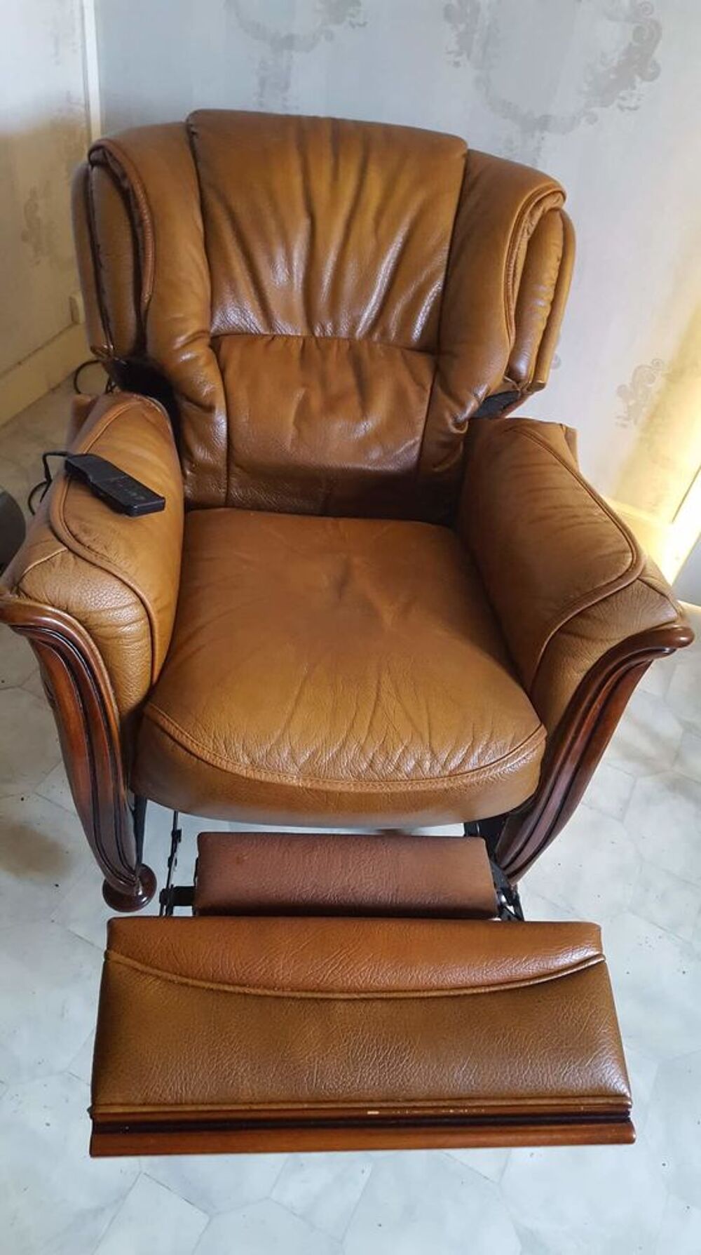 canap&eacute; cuir avec 2 fauteuils &eacute;lectriques Meubles