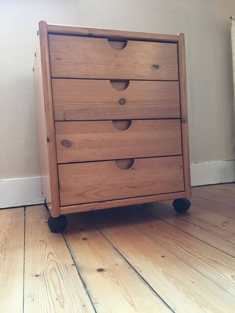 Table de chevet ou meuble de bureau 30 Lagny-sur-Marne (77)