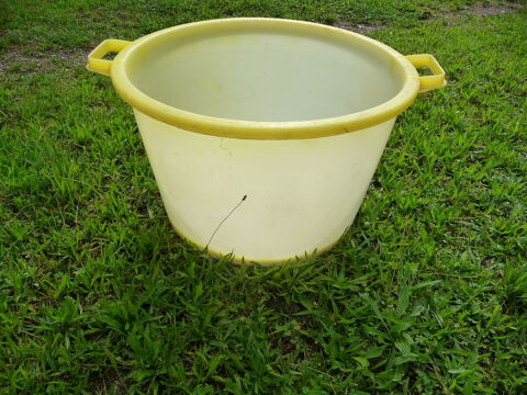 BAQUET en PLASTIQUE 24 Saint-Quentin-sur-Nohain (58)