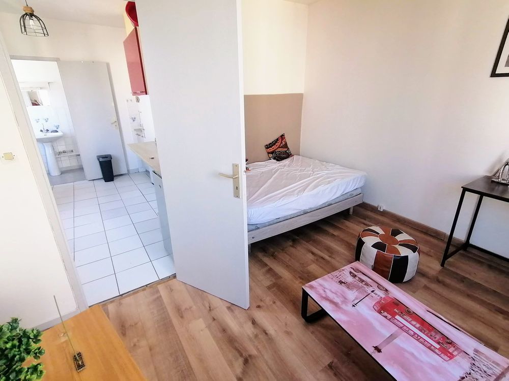 Location Appartement T1 bis LUMINEUX à  150 m de l UCO Niort