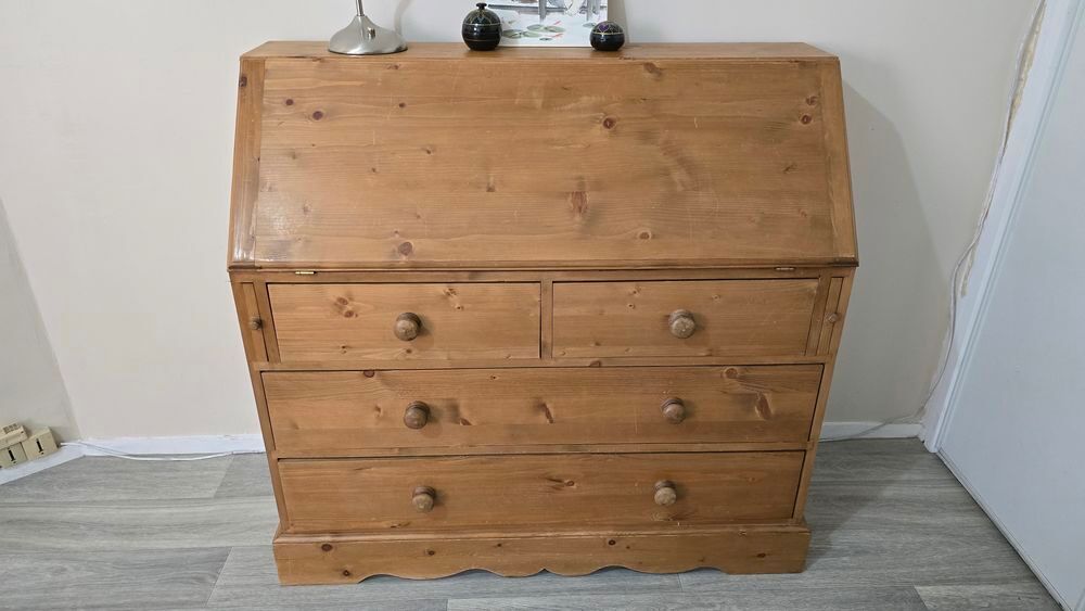une chambre et bureau en pin massif Meubles