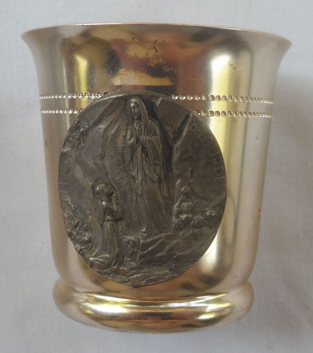 Tasse jaune en aluminium Notre Dame de Lourdes 
Hauteur 6,5 