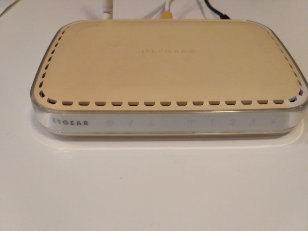 Netgear modem routeur firewall ADSL wifi Matériel informatique