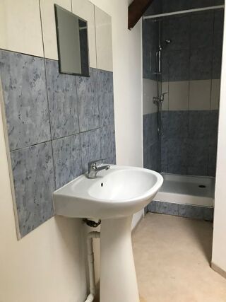  Appartement à louer 2 pièces 32 m²