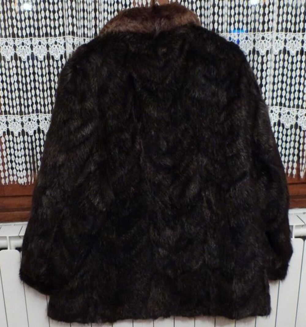 Veste fourrure ragondin taille 42 Vêtements