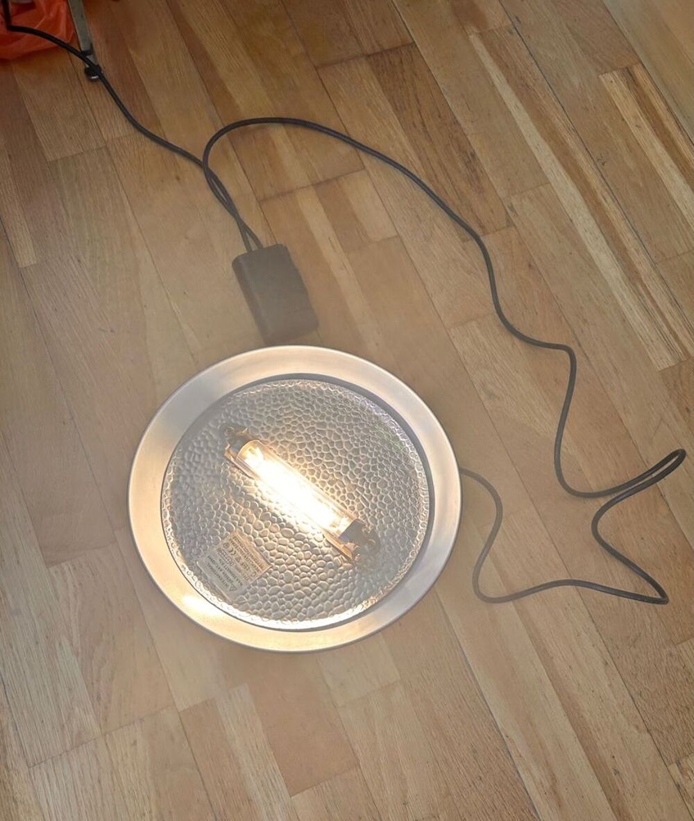 2 petits supports pour lampes halog&egrave;nes Décoration