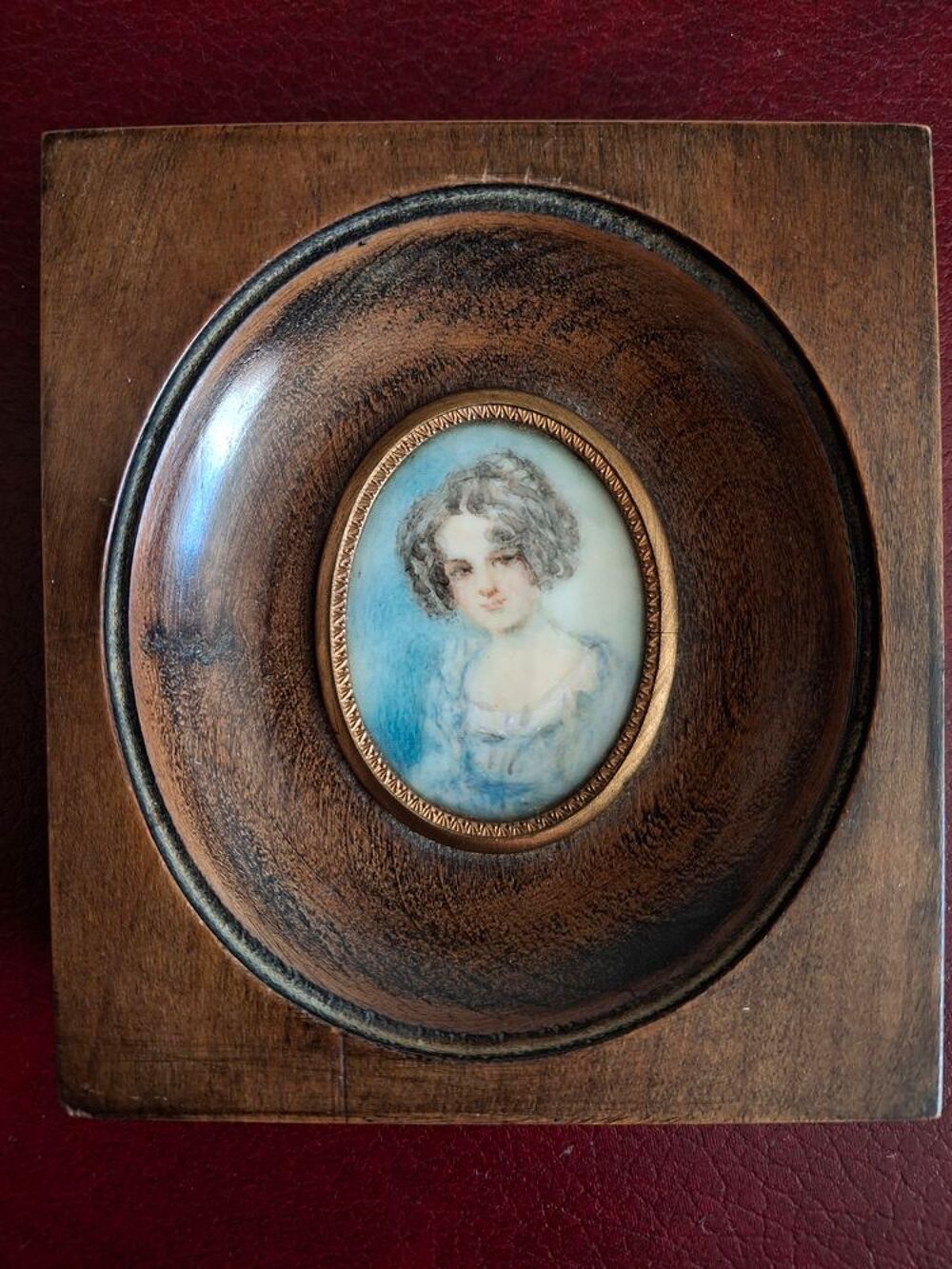 Lot de 2 miniatures fin du XIX&egrave; cadres noyer 11 X 10 cm Décoration