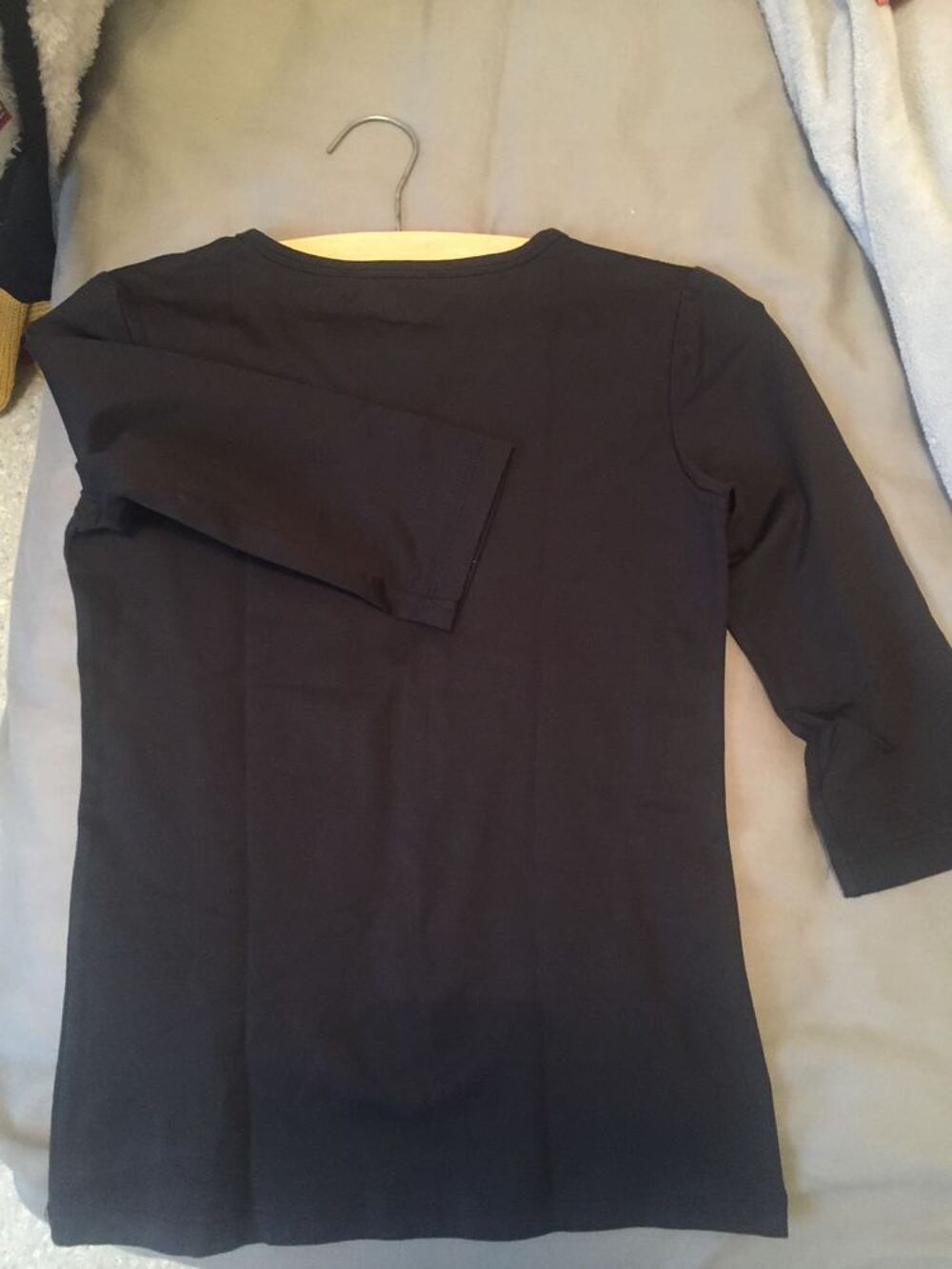 T-shirt Guess Femme - Taille 1 Vêtements