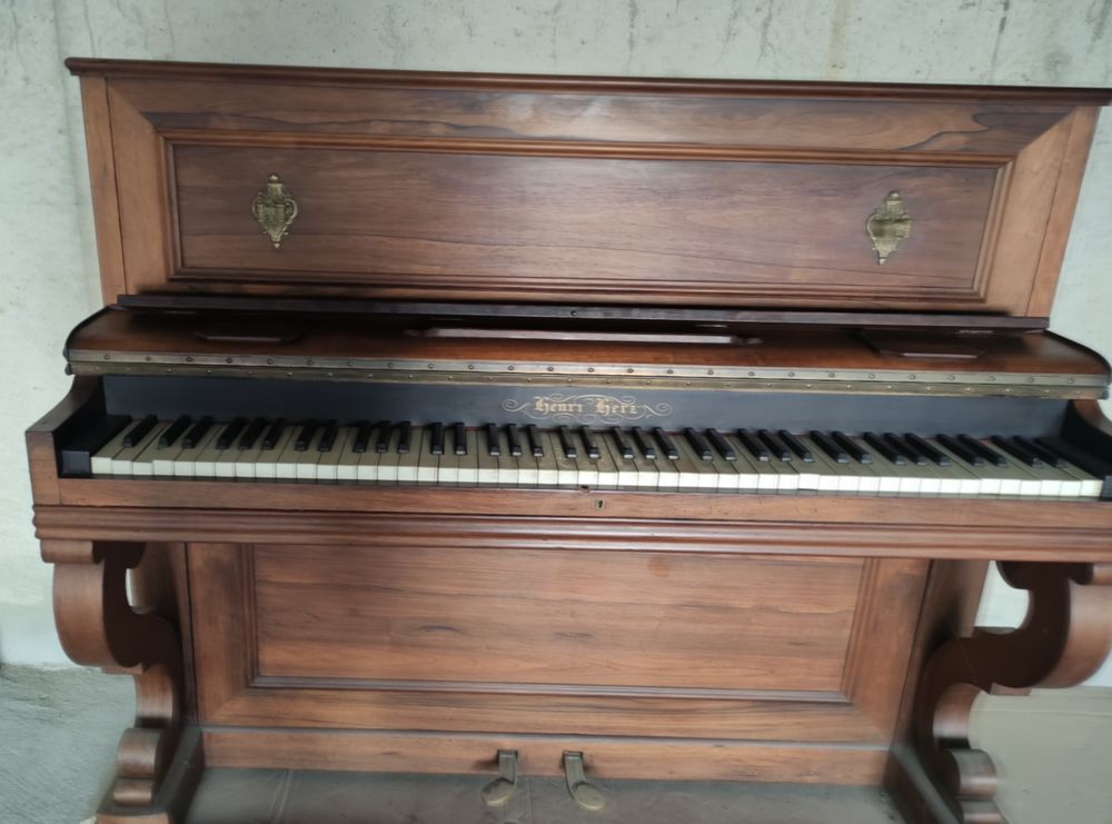 piano ancien tr&egrave;s bon &eacute;tat Instruments de musique