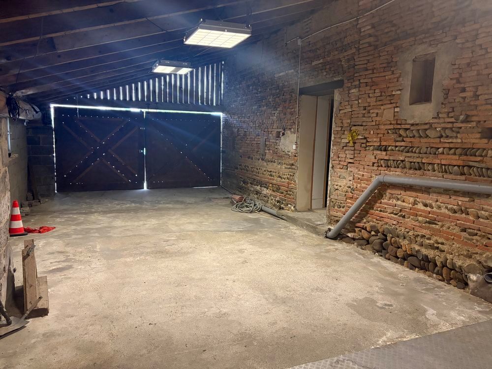 Location Parking/Garage Garage/ local commercial Aussonne 75 M2 Aussonne
