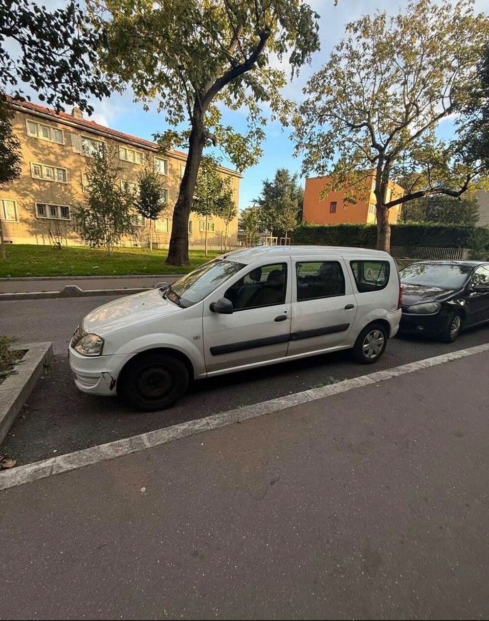 Logan 1.5 dCi 90 eco2 Laur&eacute;ate Euro 5 2011 occasion 93300 Aubervilliers