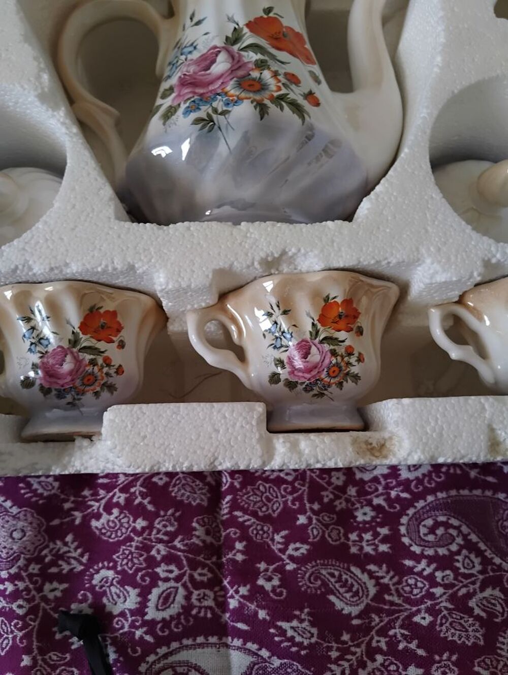 Service &agrave; th&eacute; vintage floral en faillance Décoration
