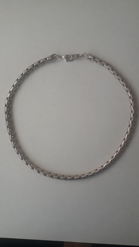 Collier maille vnitienne
105 Salon-de-Provence (13)