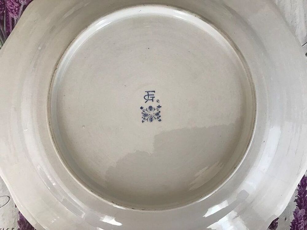 SOUPIERE EN PORCELAINE DE LIMOGE marque FG Décoration