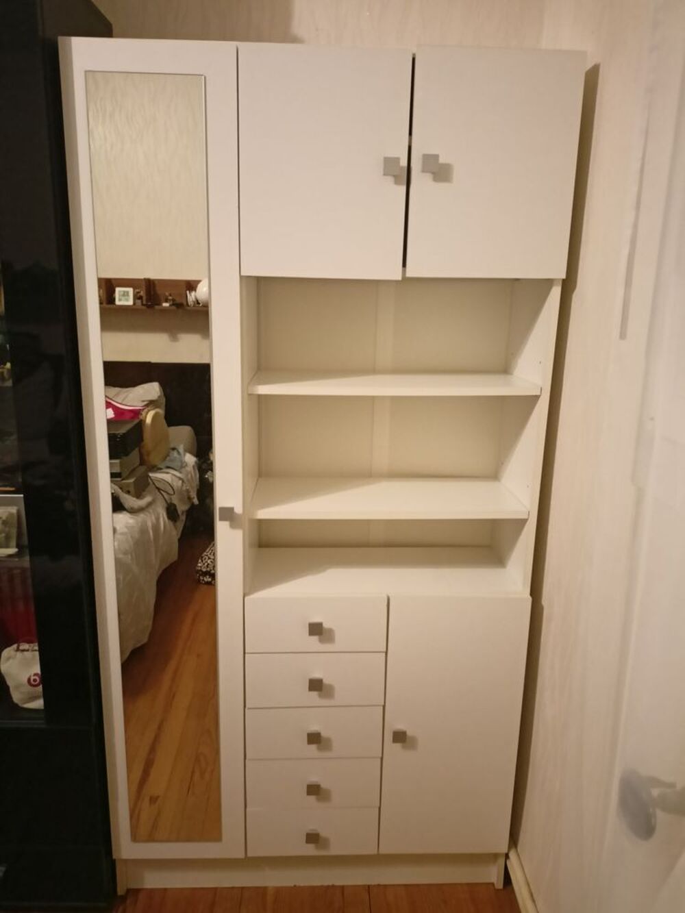 Meuble de salle de bain multirangement avec miroir. Meubles