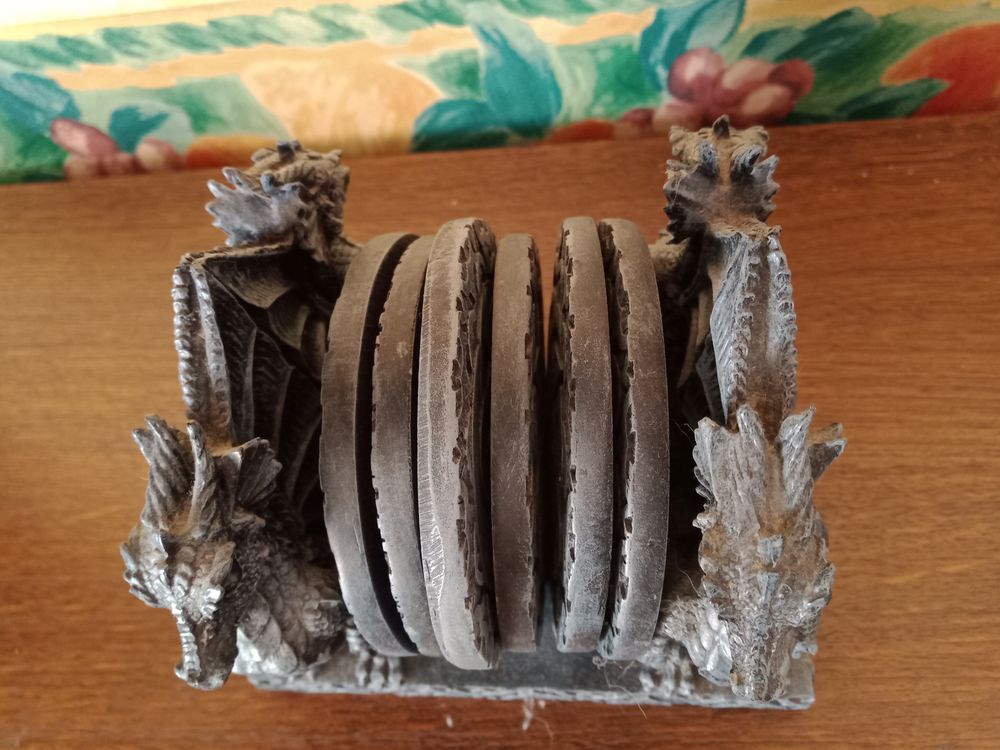Porte sous-verres dragons avec 6 sous-verres celtiques Décoration