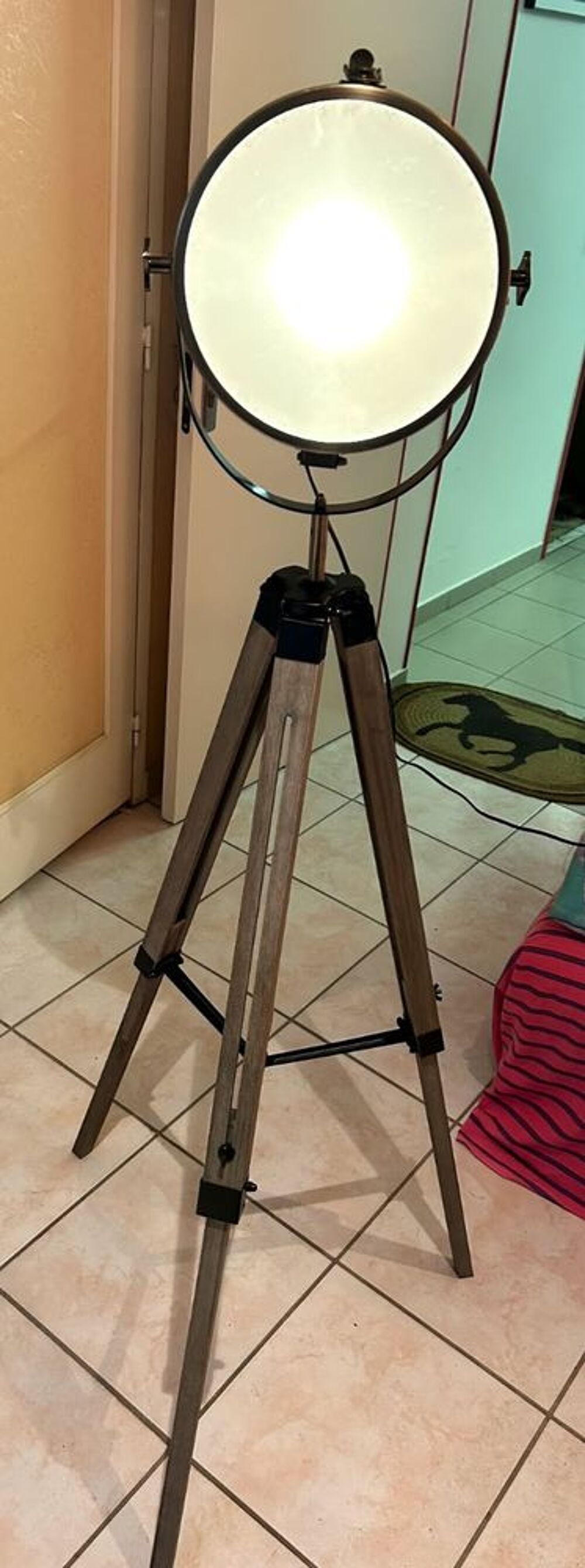 Lampadaire projecteur style industriel Décoration