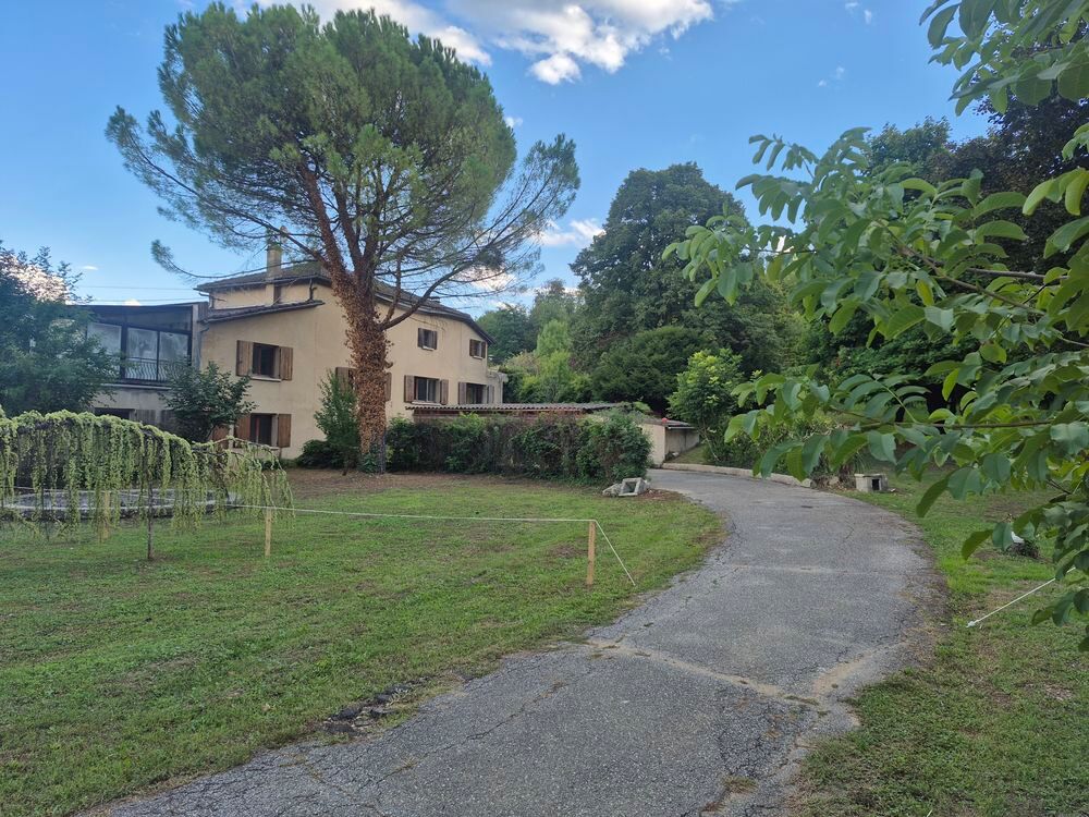 Maison 9 pièces 274 m² · à Crest · 274 m² · 340 000 €
