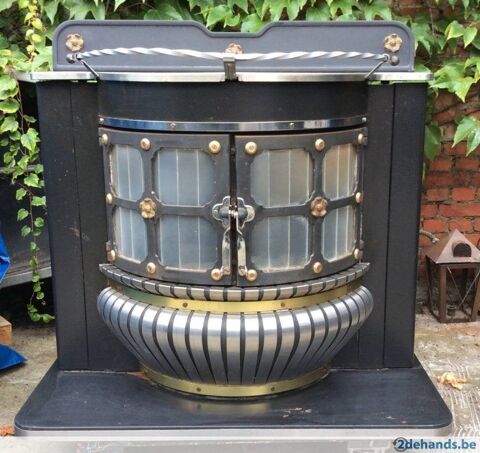 Chemin�e � gaz vintage  �Aston Martin�  en �tat de marche. 180 Belgique (62)