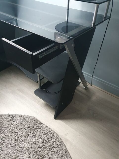 Bureau en verre 50 Sucy-en-Brie (94)