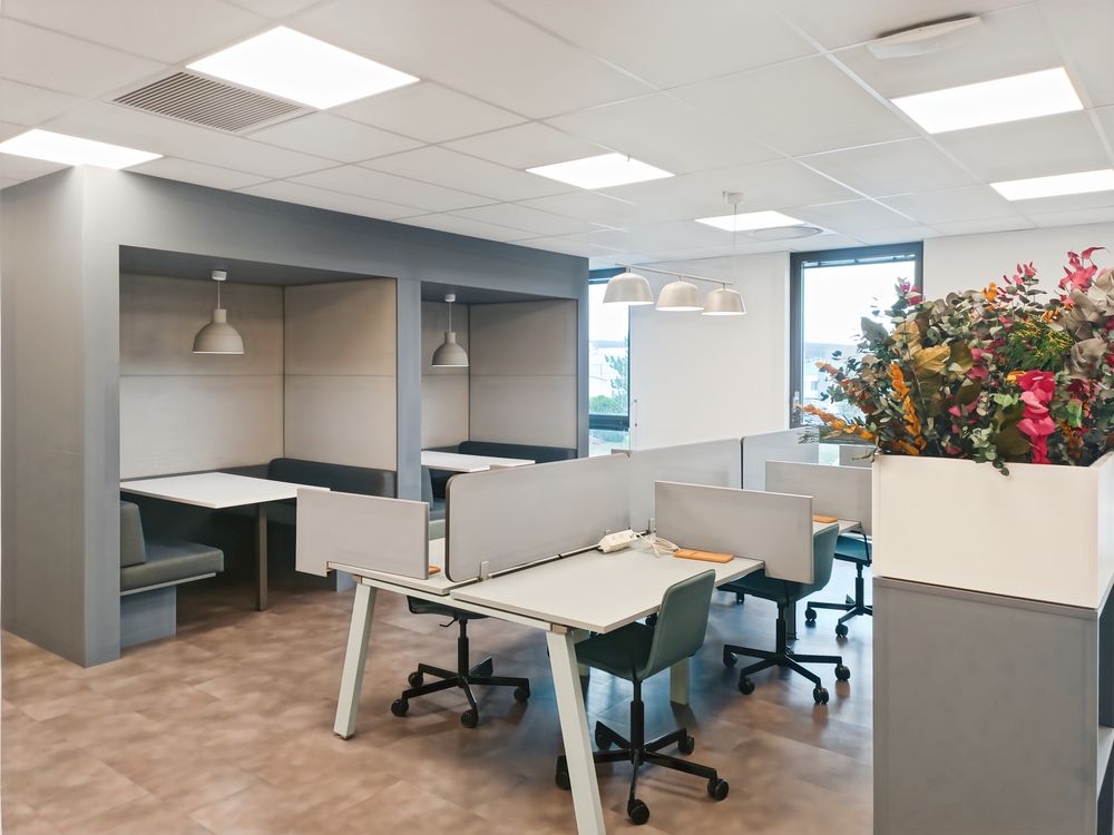   Réservez un bureau partagé ou un emplacement de coworking à Aix-en-Provence, Regus Aix Les Milles 